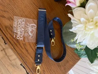 The Zynah Crossbody Bag - Leather